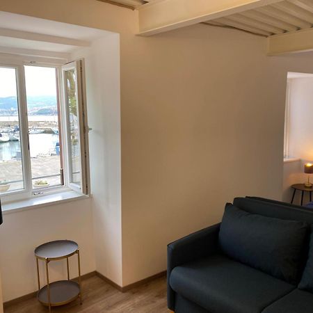 Al Fronte Mare Suites Apartments Múggia Exterior foto